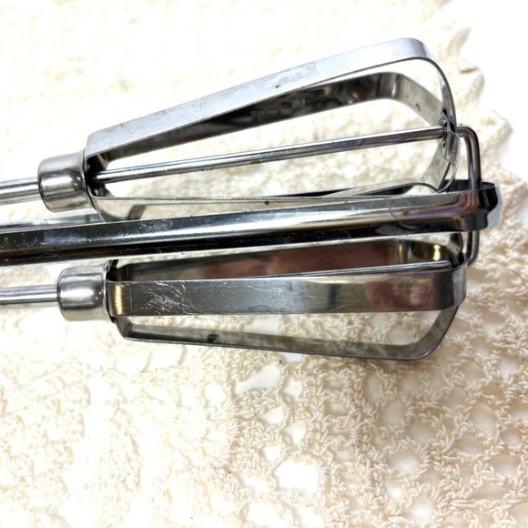 Vintage Rotary Hand Mixer Kitchen Utensil Whisk Manual Crank - Picture 9 of 10